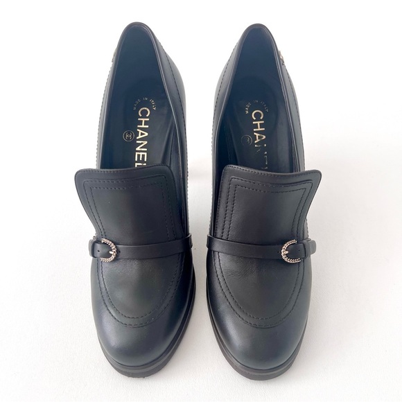 CHANEL || Dark Brown High Heel Loafer Pumps CC Logo Buckle Size EU 39 - Picture 4 of 16